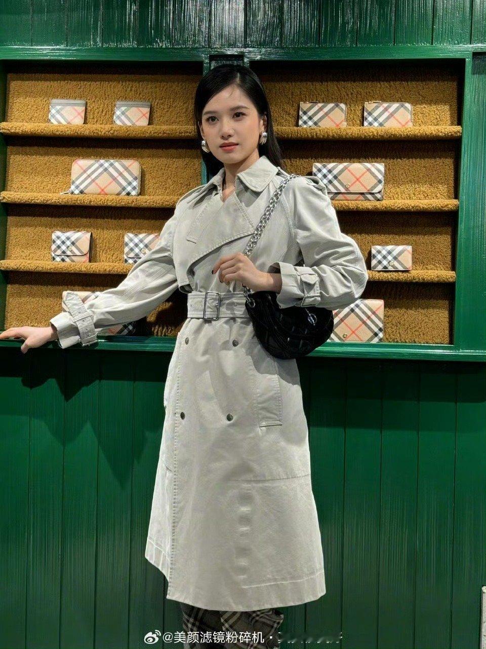 这气质真是绝了 千金大小姐风[爱慕][爱慕][爱慕] 