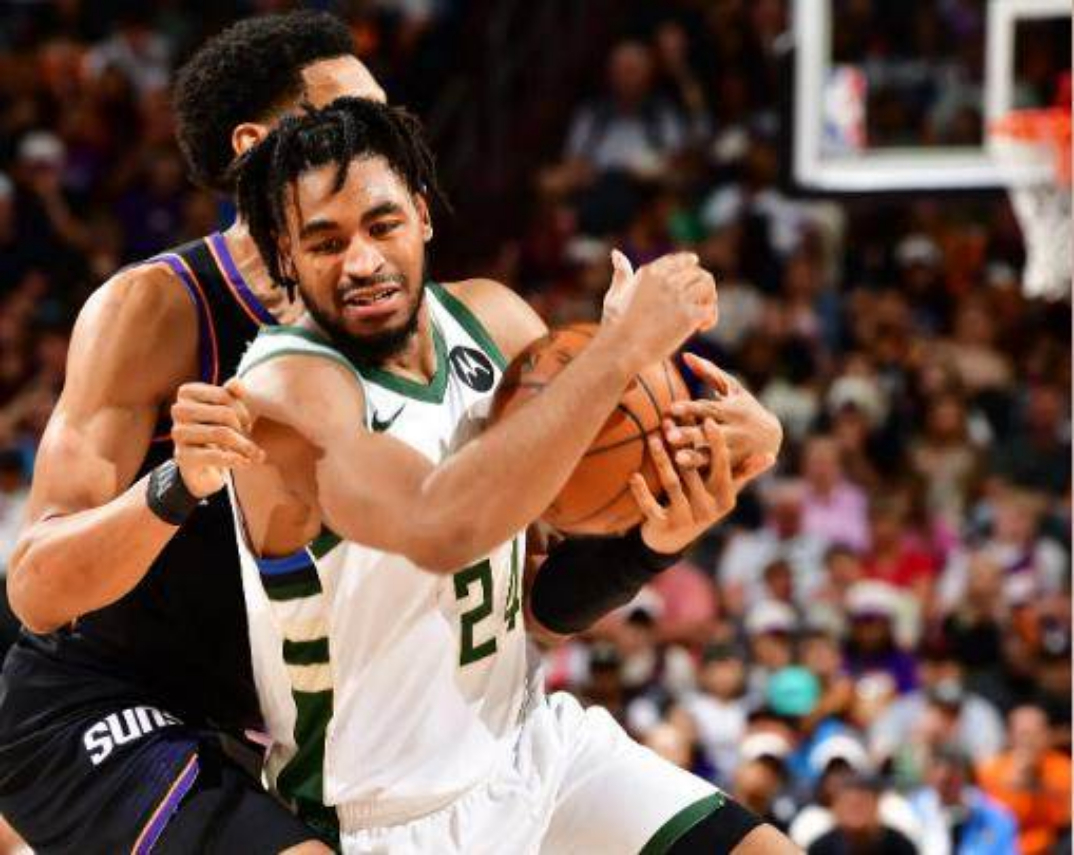 3月24日，雄鹿官方宣布裁掉后卫卡梅隆·托马斯。卡梅隆·托马斯本赛季为雄鹿出战1