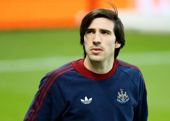 Matteo Moretto曼联加强中场实力的首选目标是托纳利。接下来的几周，我