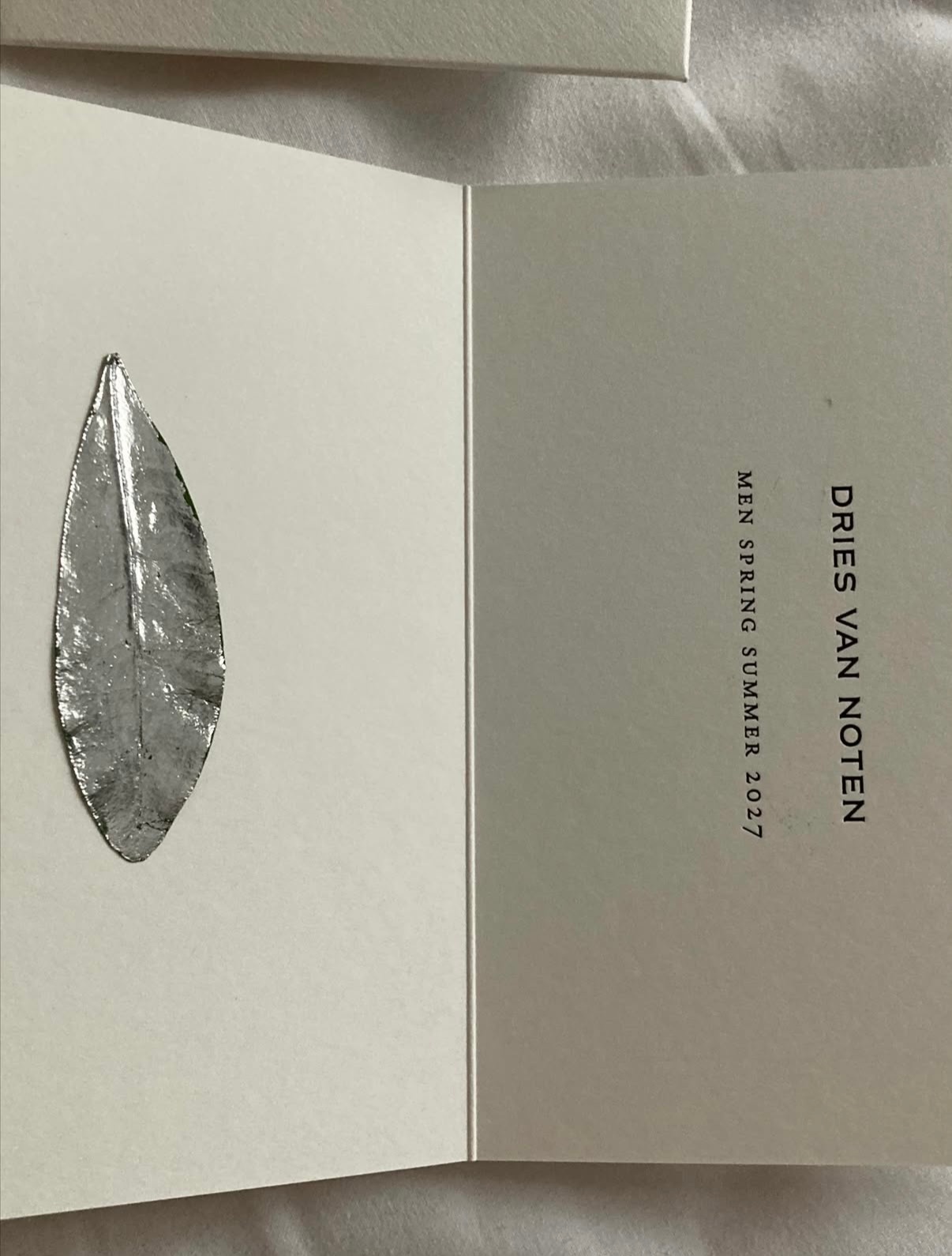 Dries Van Noten Spring 2027 Menswear邀请函是