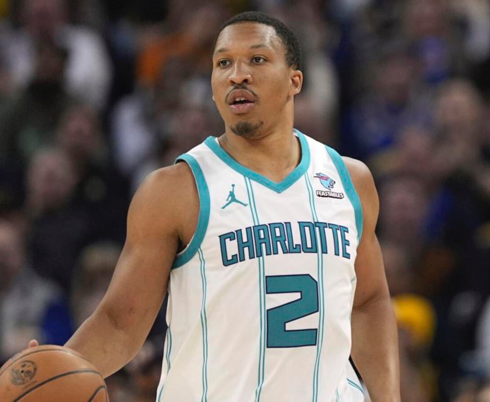 黄蜂和费城前场篮板20-5格威一个人抢了5个前场篮板这才打了三节…黄蜂好像也是本