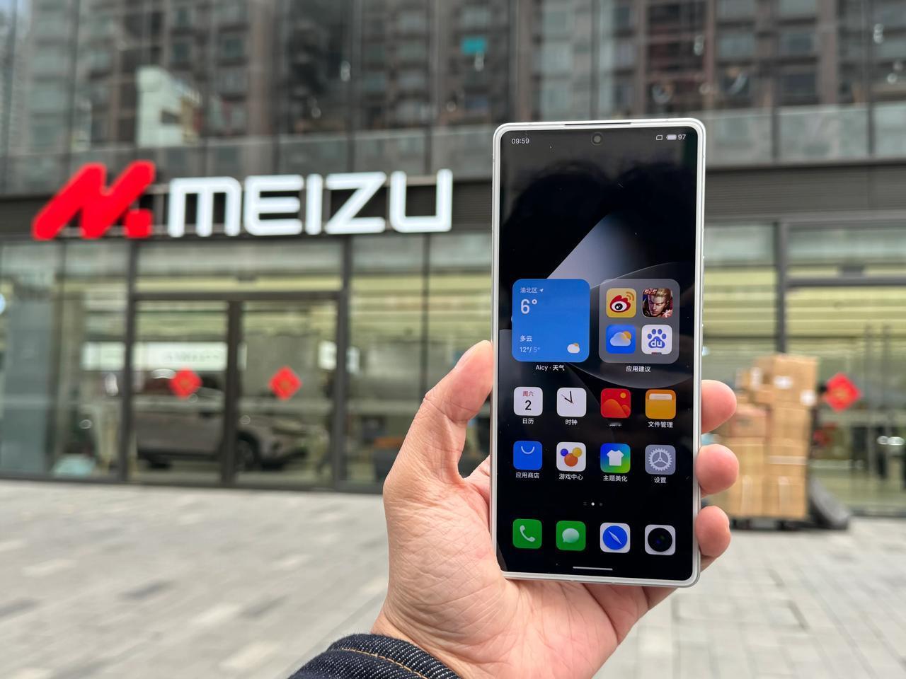 刚从魅族特别活动回来，又来参加魅族21Pro的首销活动啦。已经上手，感觉非常好。