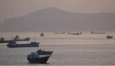 就在中东局势一触即发、各方束手无策的时候，法国直接甩出表态：绝不跟风美国对抗，保