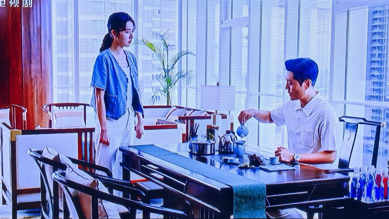 #好团圆：向南高嫁正式宣战离婚了，受不了有钱任性的渣男家暴。
按理说，江宏斌比向