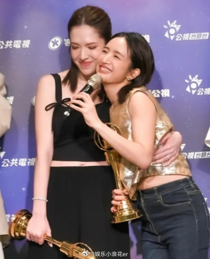 林依晨回应许玮甯产子林依晨第一时间恭喜了许玮甯 15日据台媒，林依晨回应许玮甯生