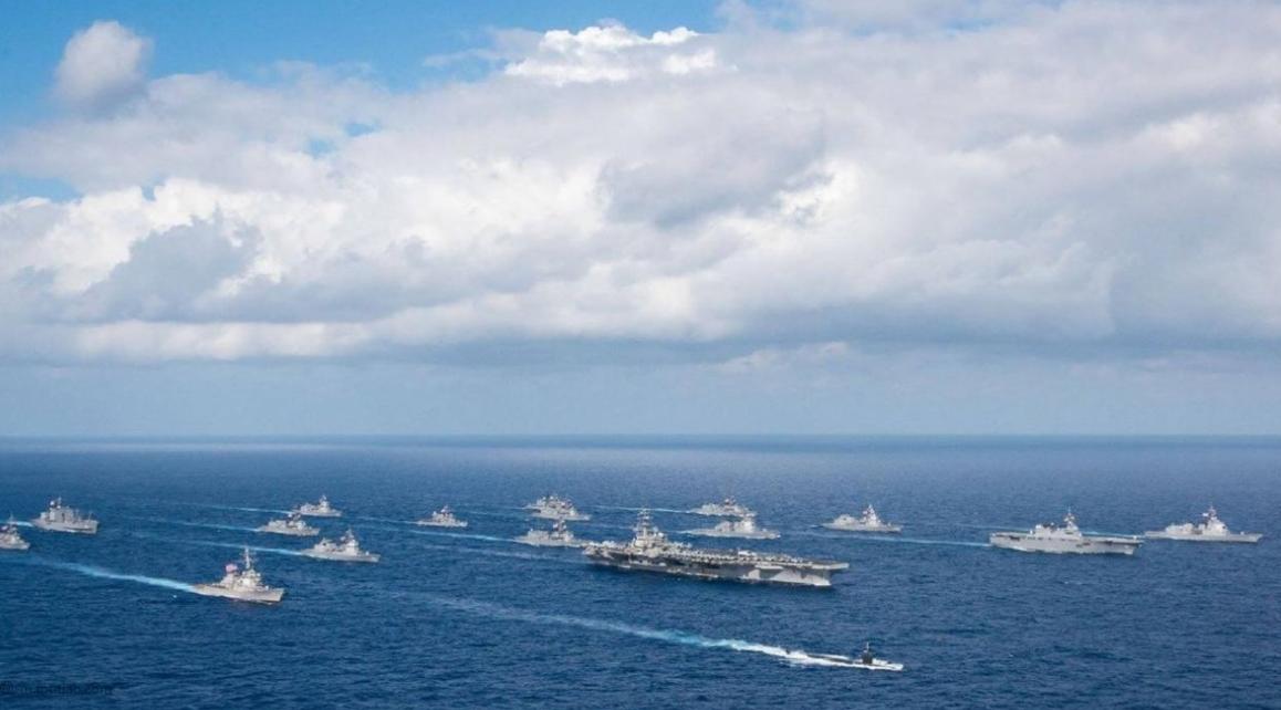 美日VS中国，双方高强度军演同时登场，均释出为台海“最坏场景”做准备的军事较量信