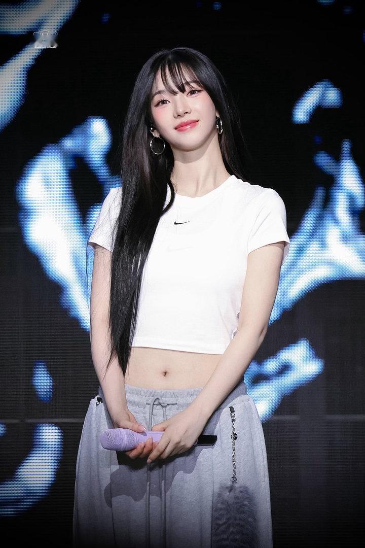 柳智敏🥥柳智敏五颜一 260907【高清】四巡圣地亚哥场cr.blue_kar