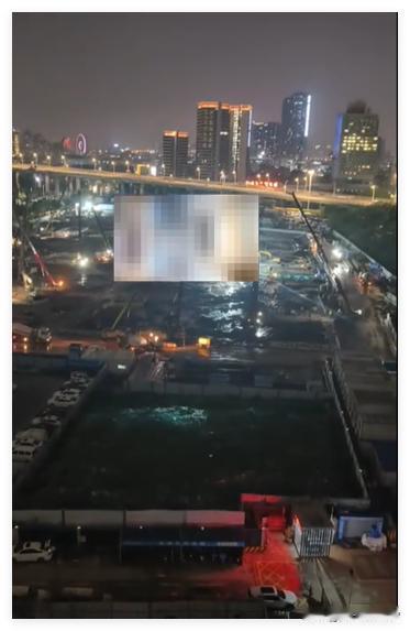 近日，广州海珠区街坊爆料：沥滘路孙逸仙医院工地违规施工，长期违规24小时施工，施