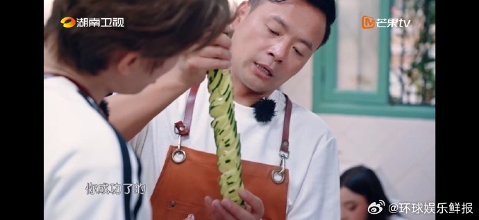 丁禹兮做什么都会成功的从 “厨房小白” 到 “蓑衣黄瓜小能手”，小丁靠的就是反复
