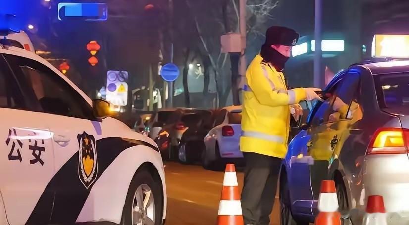 “害人害己！”湖北荆门，男子晚上在自家的卤肉店喝了2两白酒，心存侥幸驾车回家，结