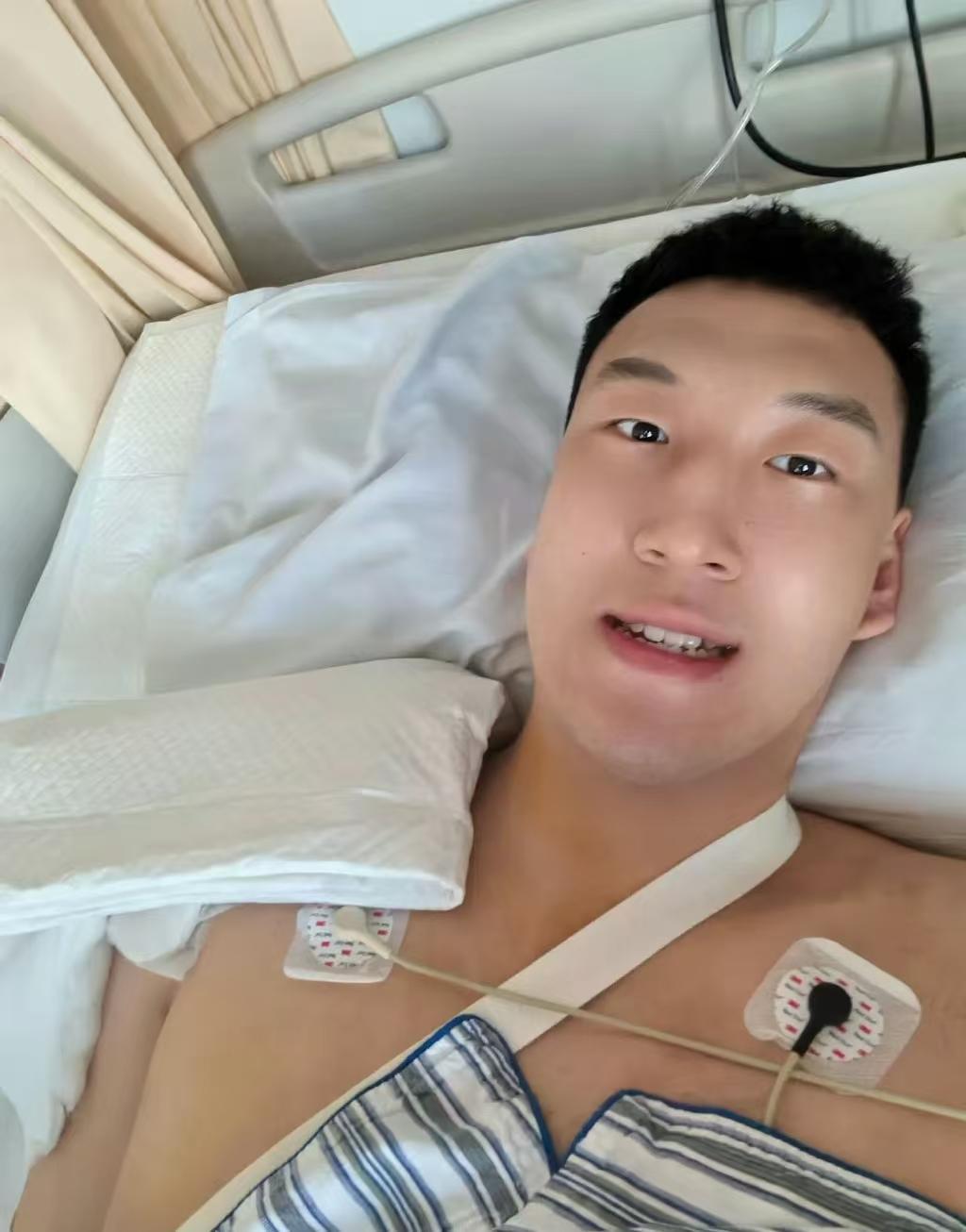 杜润旺完成肩膀手术，恢复时间最低6个月，下赛季广东首发大前张皓嘉
今日广东队杜润