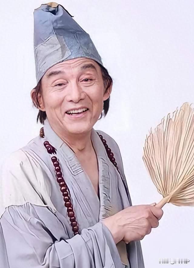 演过济公与爷叔，游本昌这一生最好的角色，是丈夫
