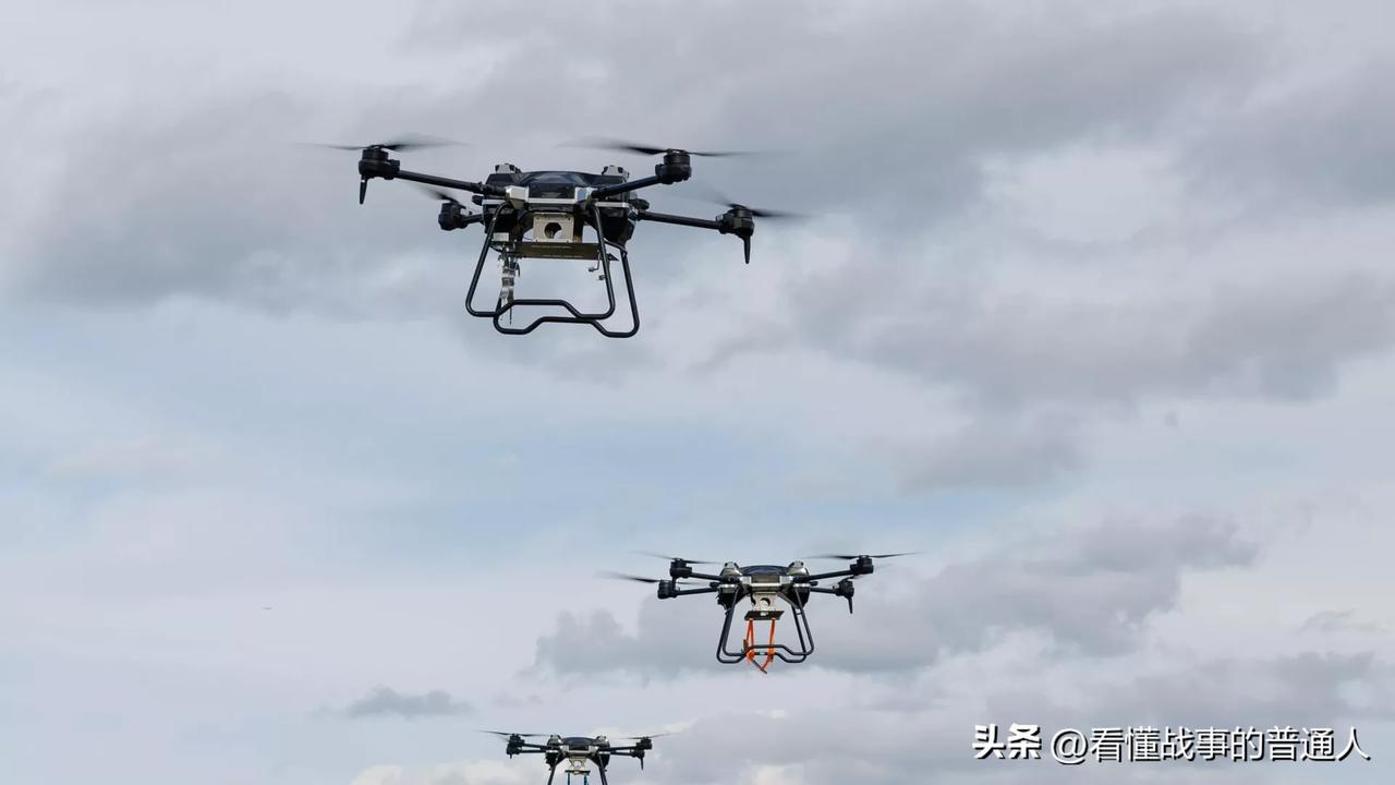 乌克兰出动上千架无人机，把莫斯科警报拉了整整三天！很多人以为这是一场"以量破质"