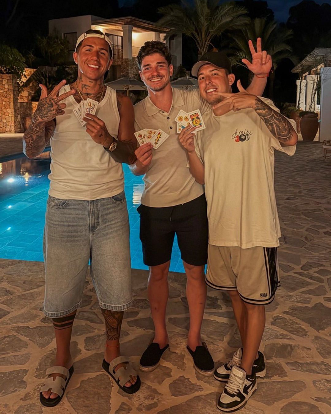Enzo 和 Julián 一起度过假期🏝阿根廷球迷俱乐部