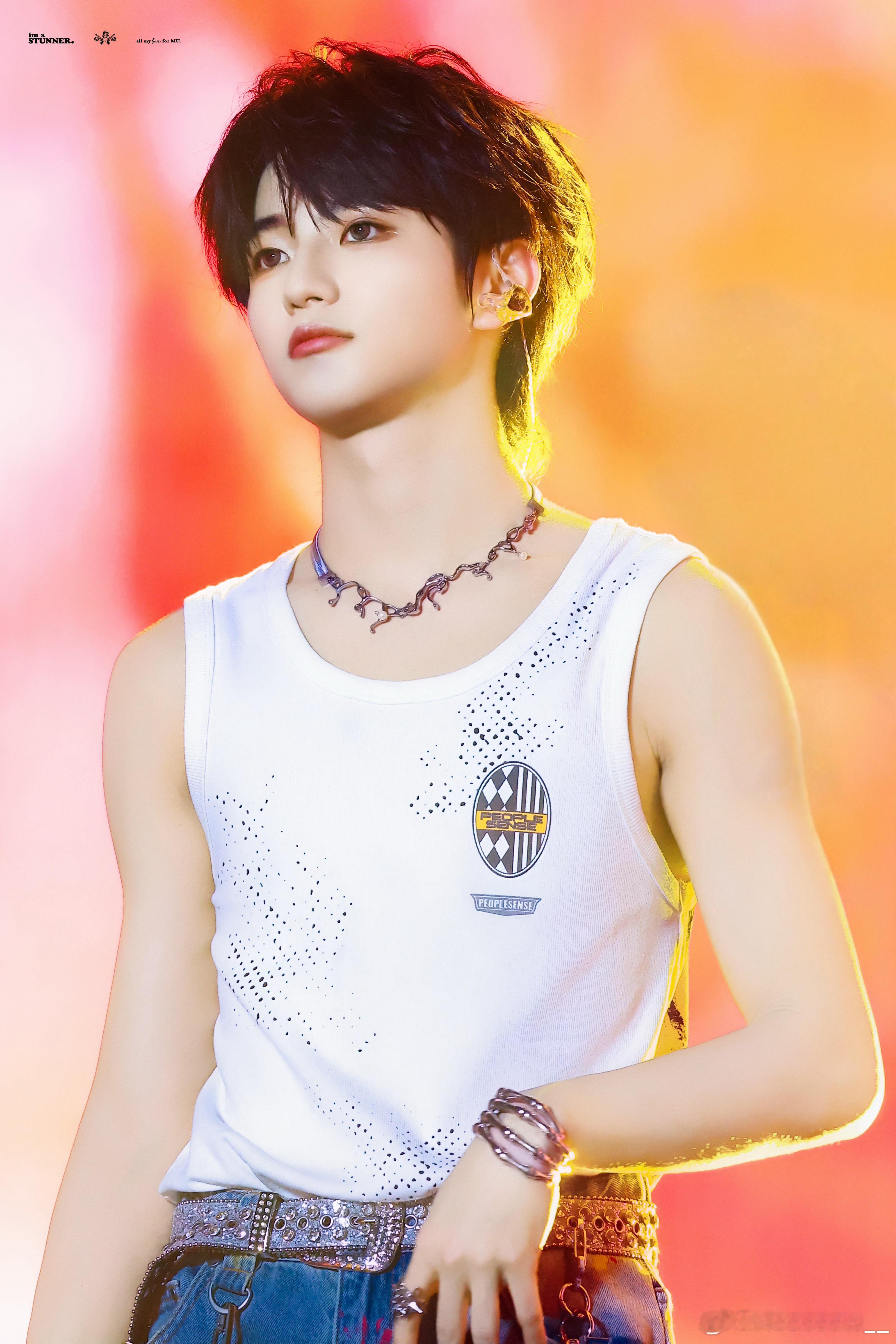 穆祉丞   全能艺人穆祉丞 🍊朝朝穆穆 希望你往后的日子里，漂亮的眼睛要流幸福