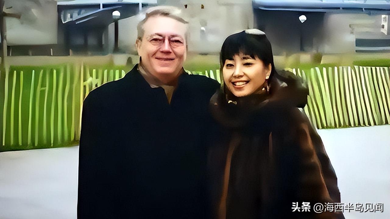 她现年70岁，国家一级著名女高音歌唱家，首任丈夫是国家男高音歌唱家程志。她与第二