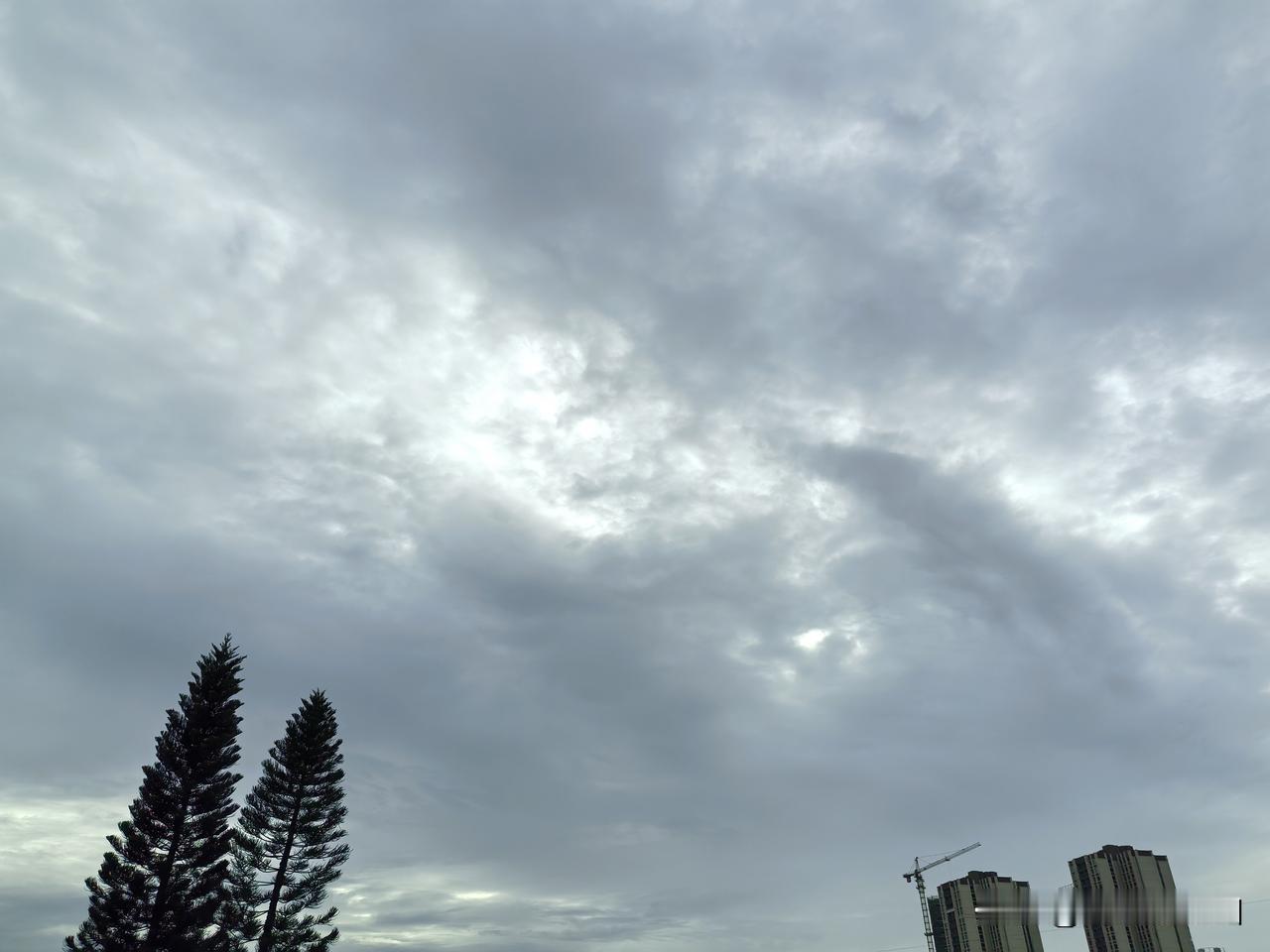 冷空气来袭多地大幅降温，
秋天不仅迟到还要早退，
广东人的空调终于可以休息啦！