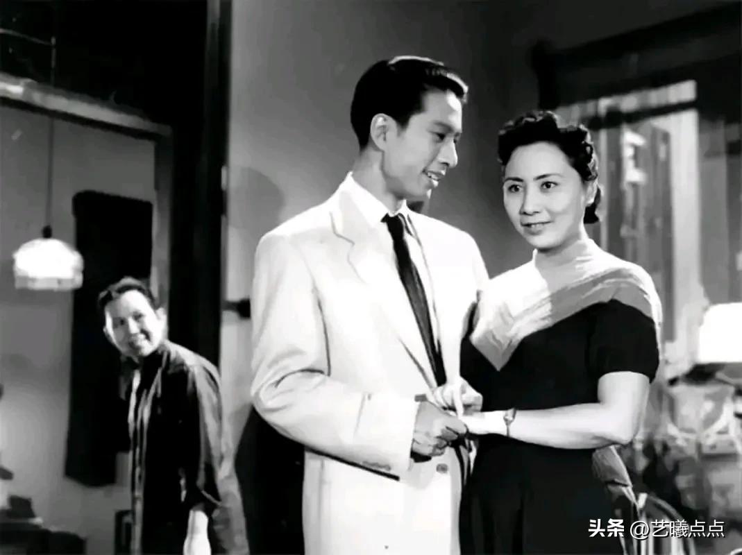 <羊城暗哨>王练与八姑、刘妈，谁是“梅姨”？
1957年上映的反特片《羊城暗哨》