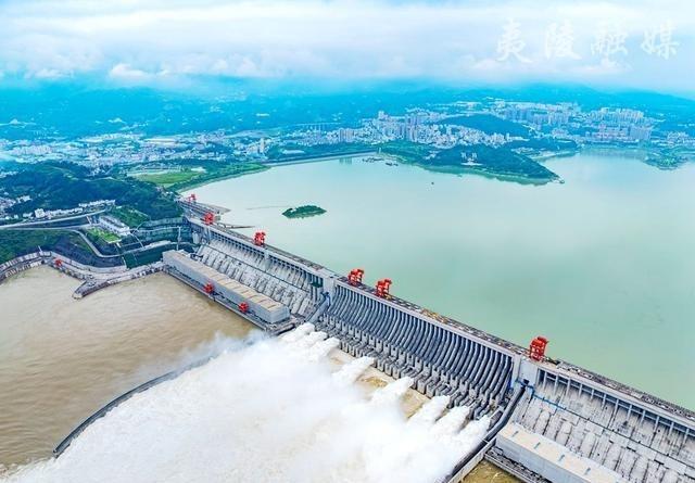 为什么美国不敢炸三峡大坝？不夸张的说，只要美国人想活着，就不敢对三峡大坝下手，美