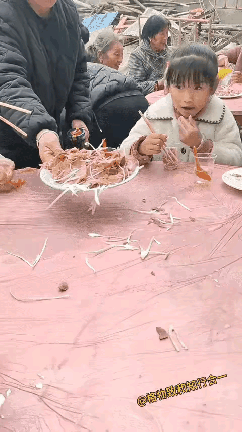 孩子总归是小，没见过世面。这个还是需要大人指导[流泪]……下次也许就会了…………