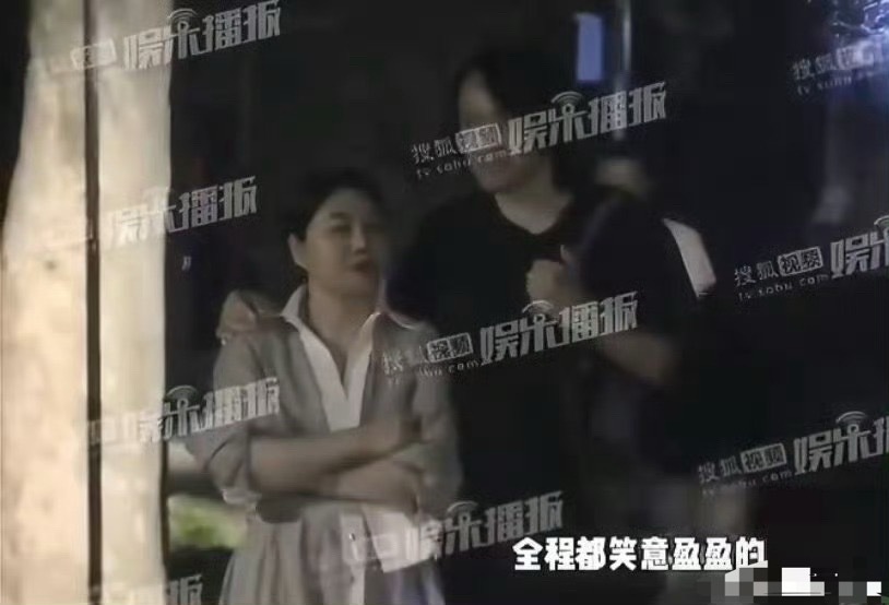 疑似杨天真恋情 早前杨天真在综艺多次直言偏爱独处、宁缺毋滥，奉行自由单身理念，如