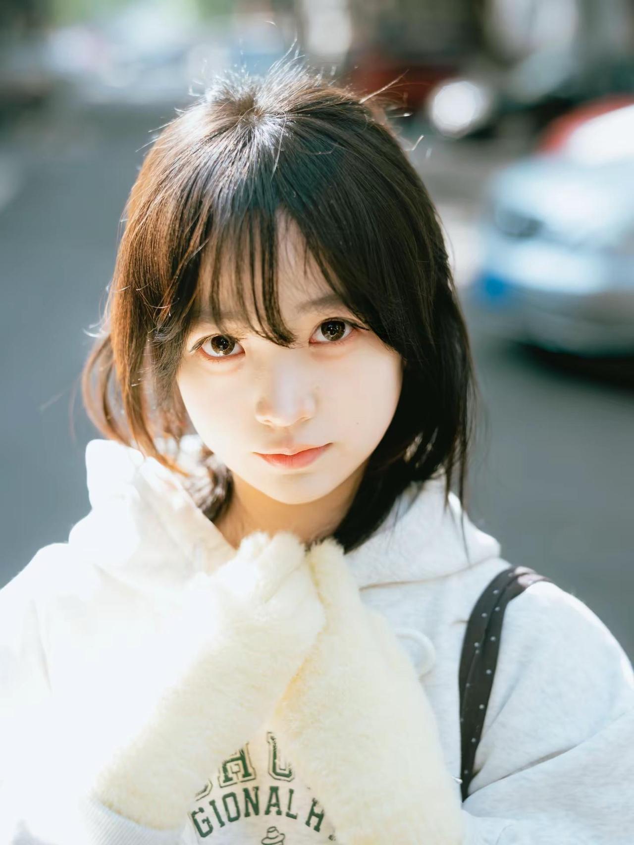 那天你看着我的眼睛 是觉得好看还是好骗