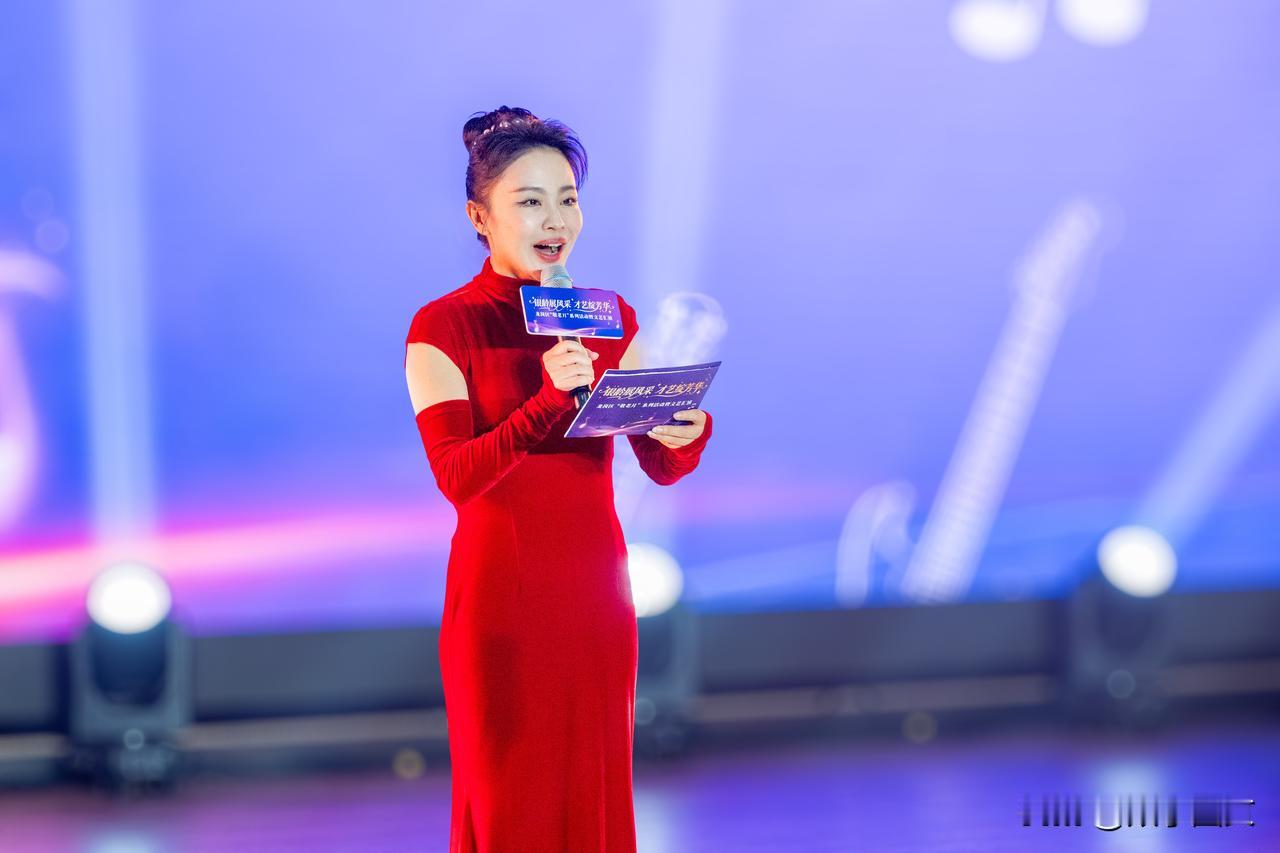 深圳龙岗以文艺汇演启动“敬老月”

银龄展风采，才艺绽芳华。由深圳市龙岗区民政局