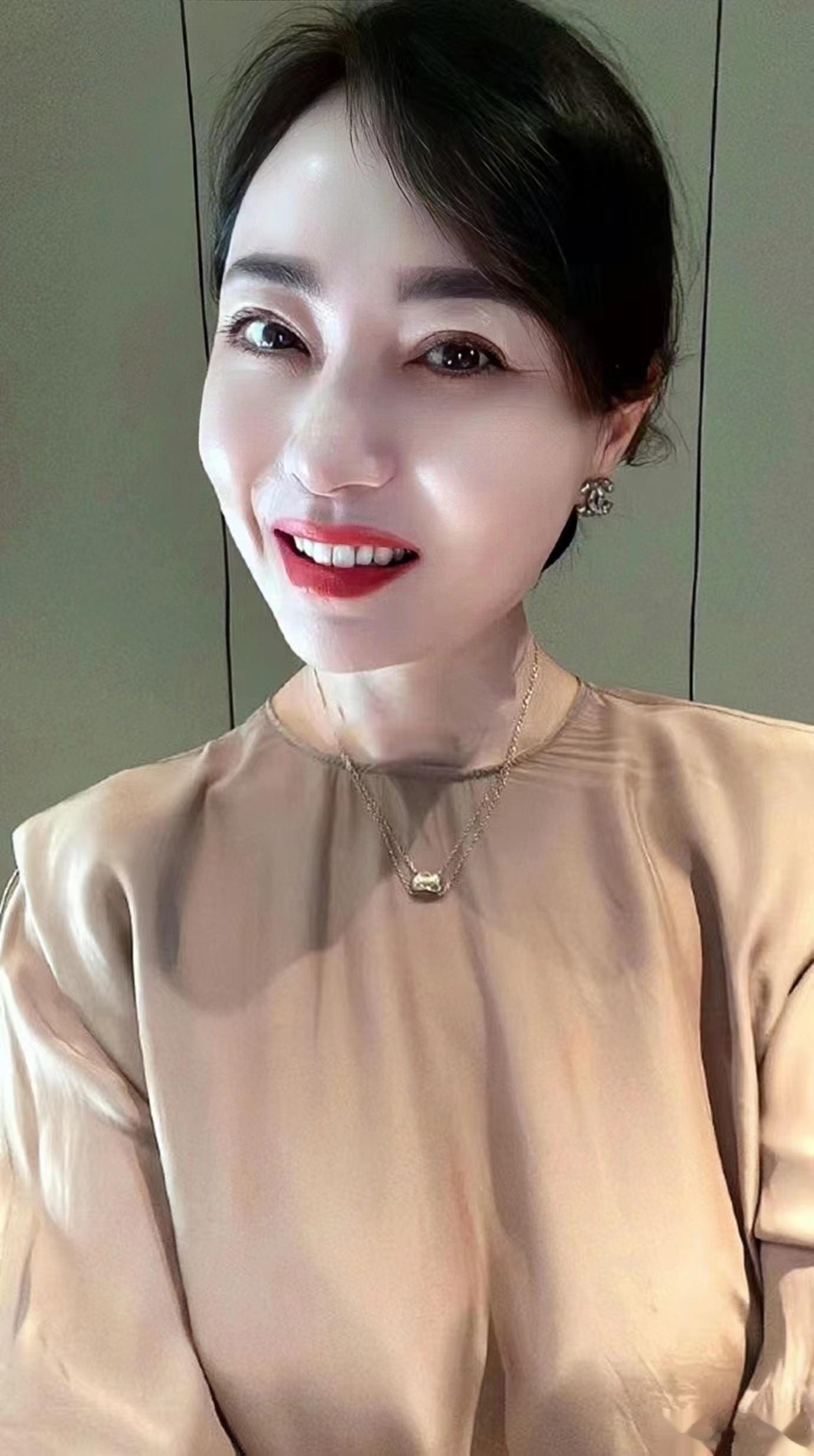这是哪个小伙的风韵丈母娘？ ​​​