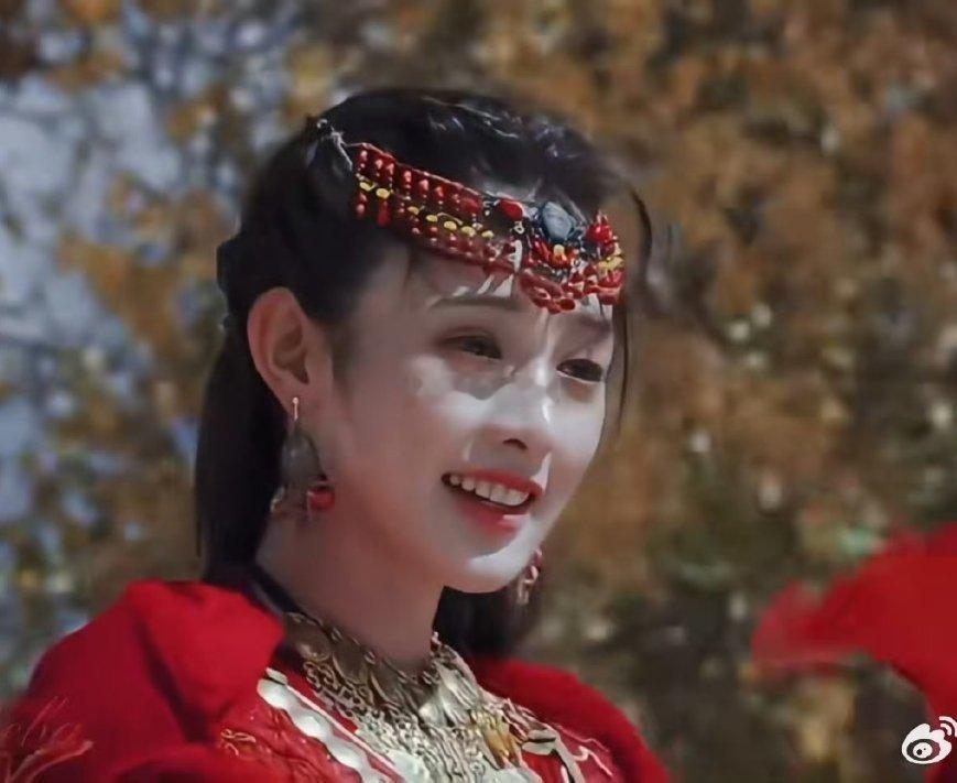 不同导演镜头下的彭小苒 唐季礼导演镜头里的彭小苒，太让人惊喜了！ 褪去古装的惊艳