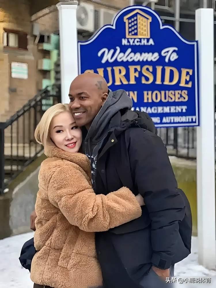 别再吹马布里是NBA传奇了。
实话难听，他当年也就是个混不下去的“独狼”。
在N