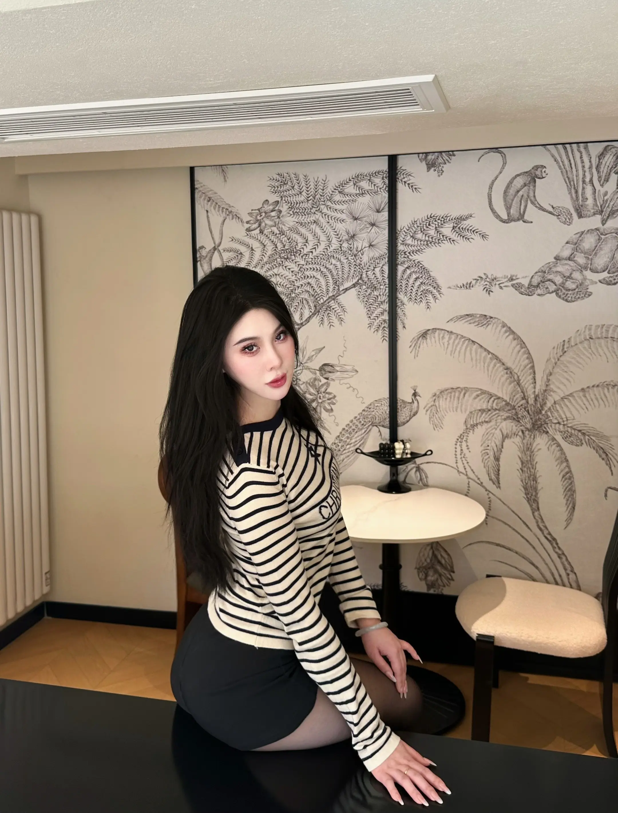 霜停在我的眼眸快结成了痂 其实我是一个很拧巴的人 今年以幸福结尾 今年...