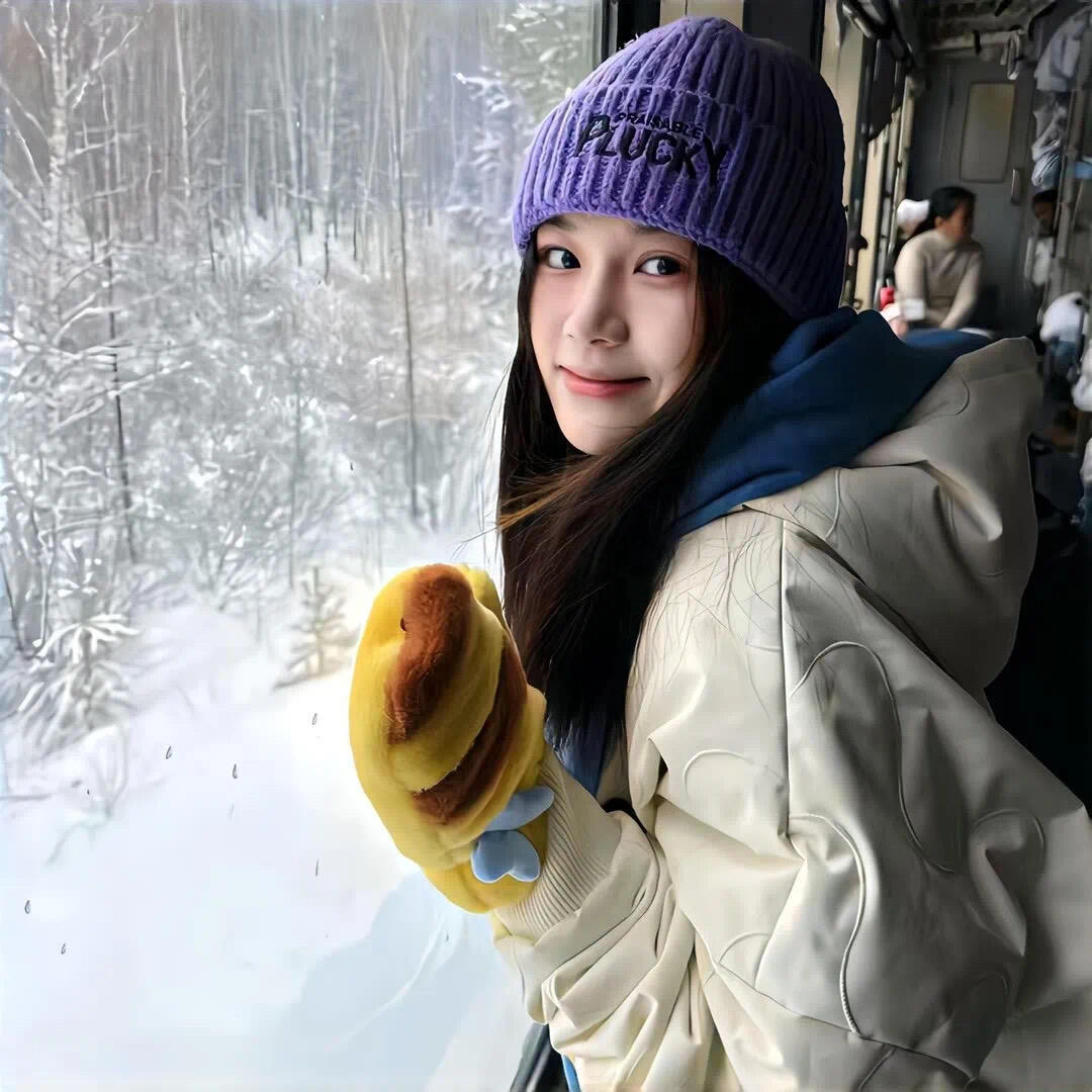 我想念你的方式 只是偷偷点开你的社交软件逛一圈又无奈地退出去 其实我好想和你说说