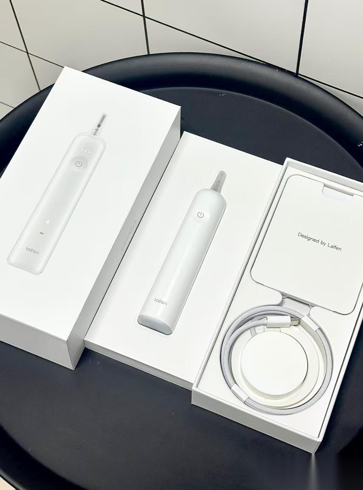 举头望明月，低头在加班🙂，全身都在抗拒，包括牙龈
这段时间基本没有“下班”这个