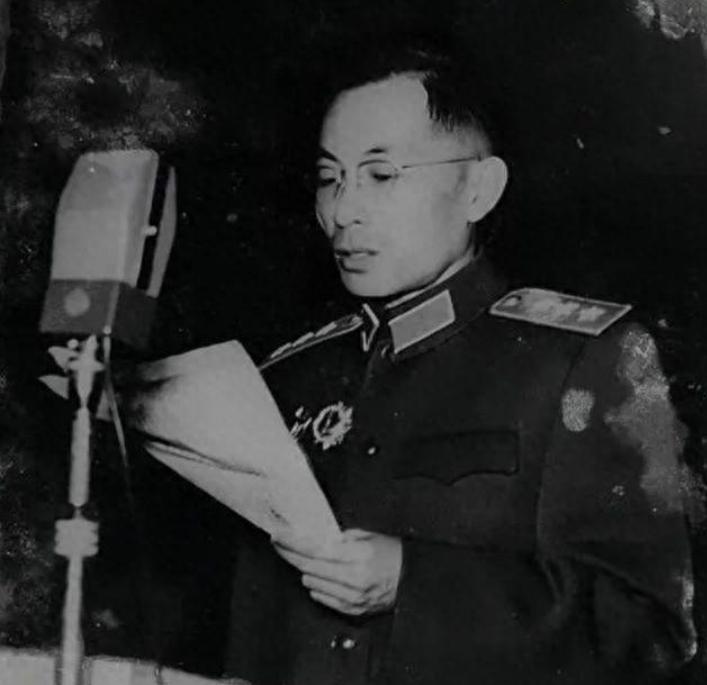 金门战役我军伤亡惨重，团政委失踪32年，发现时他已是台军高官

1949年10月