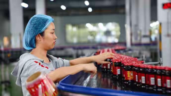 老干妈创始人出山救子！一个举动力挽狂澜、扭转困境，这次又赚翻了！
据媒体报道，近