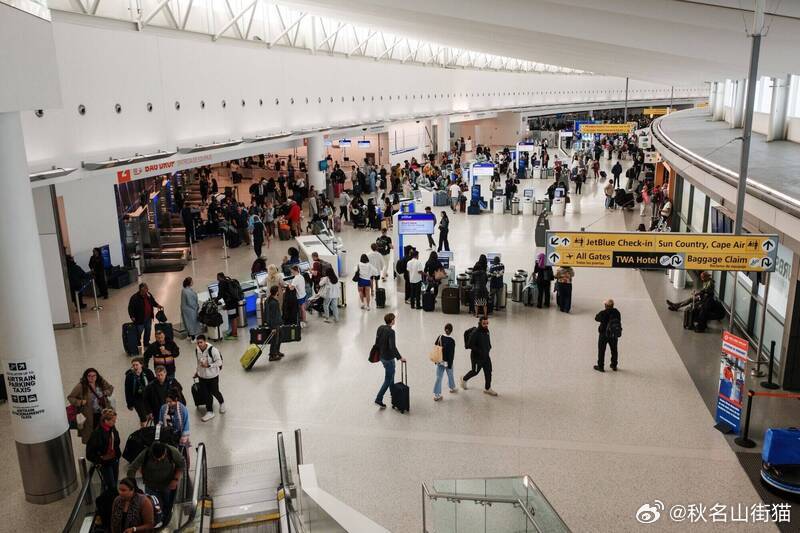 美国发布最新旅行警告：身处中东美国公民应考虑尽快离境海外新鲜事美伊再次爆发互袭 