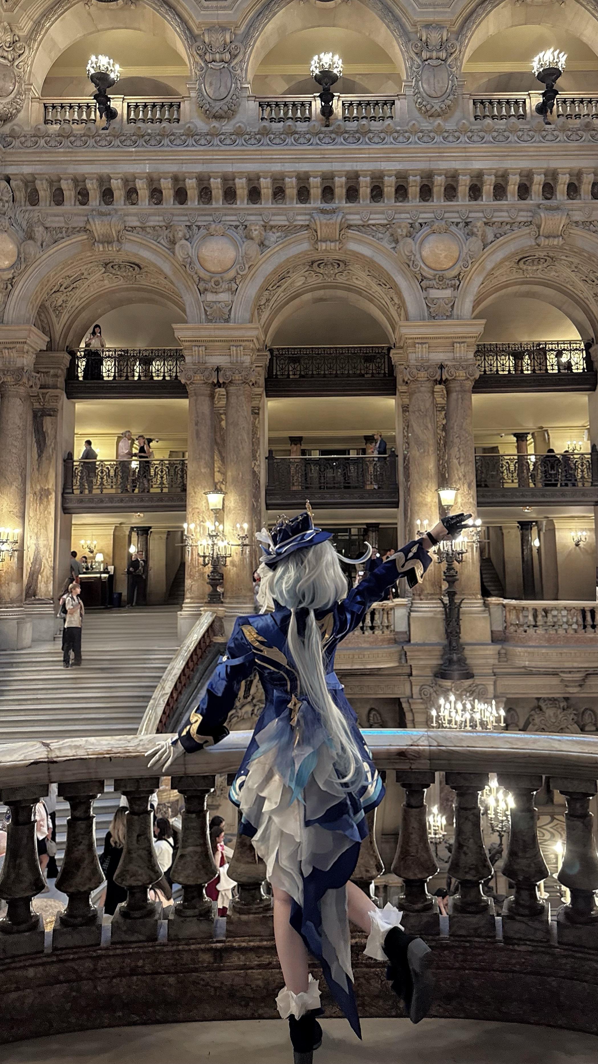 终于把芙芙带进巴黎歌剧院 可惜没有时间去枫丹白露宫