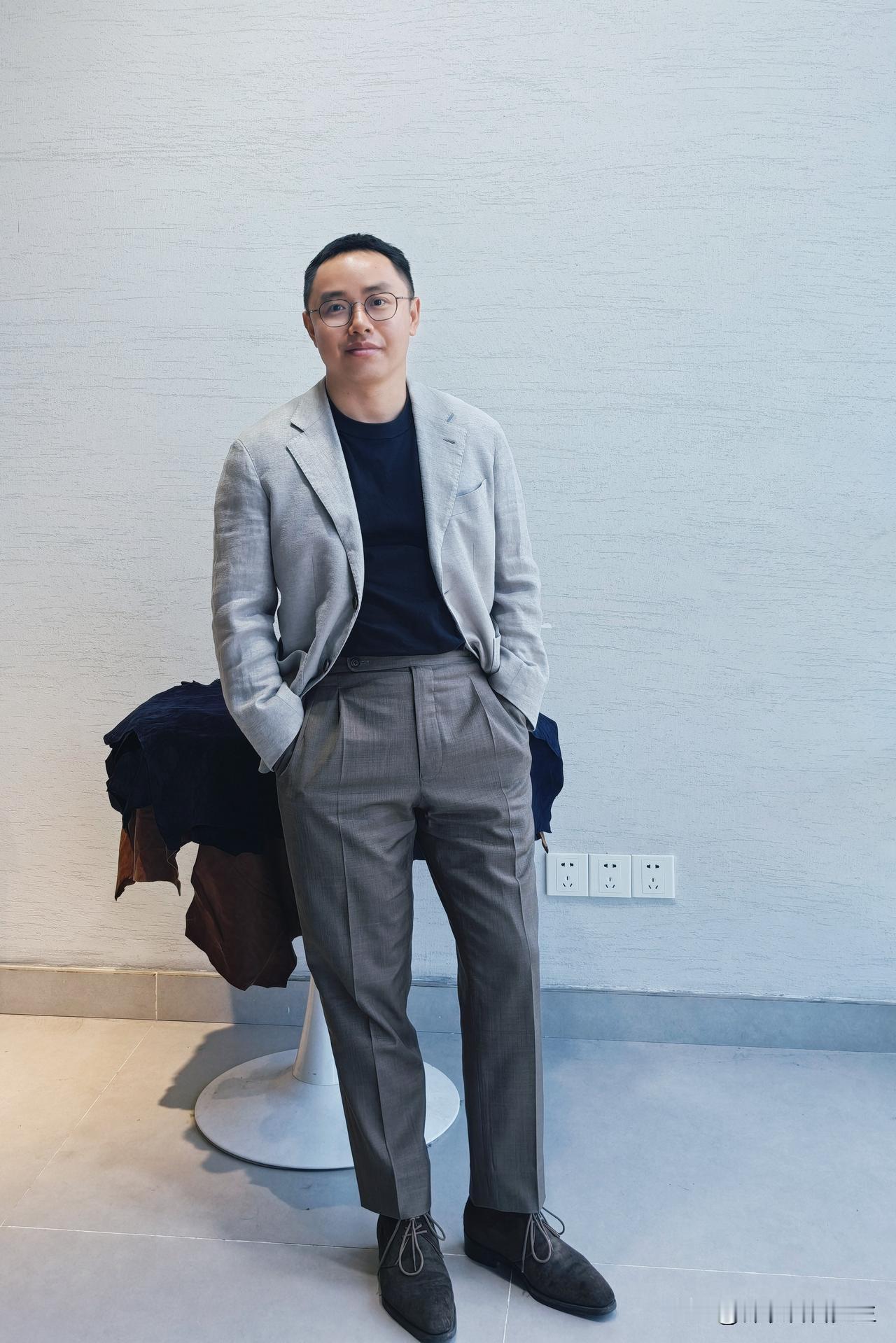 身高157的博主的每日穿搭分享:早上的穿搭和下午的穿搭，今天鞋子搭得有点失误，早