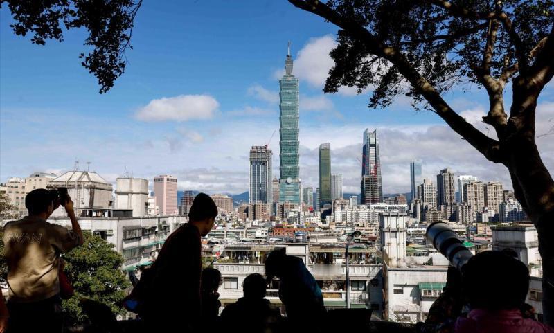 美国务院表态。
外媒11日报道，美国官方对国共会谈作出回应，宣称“有意义的两岸交