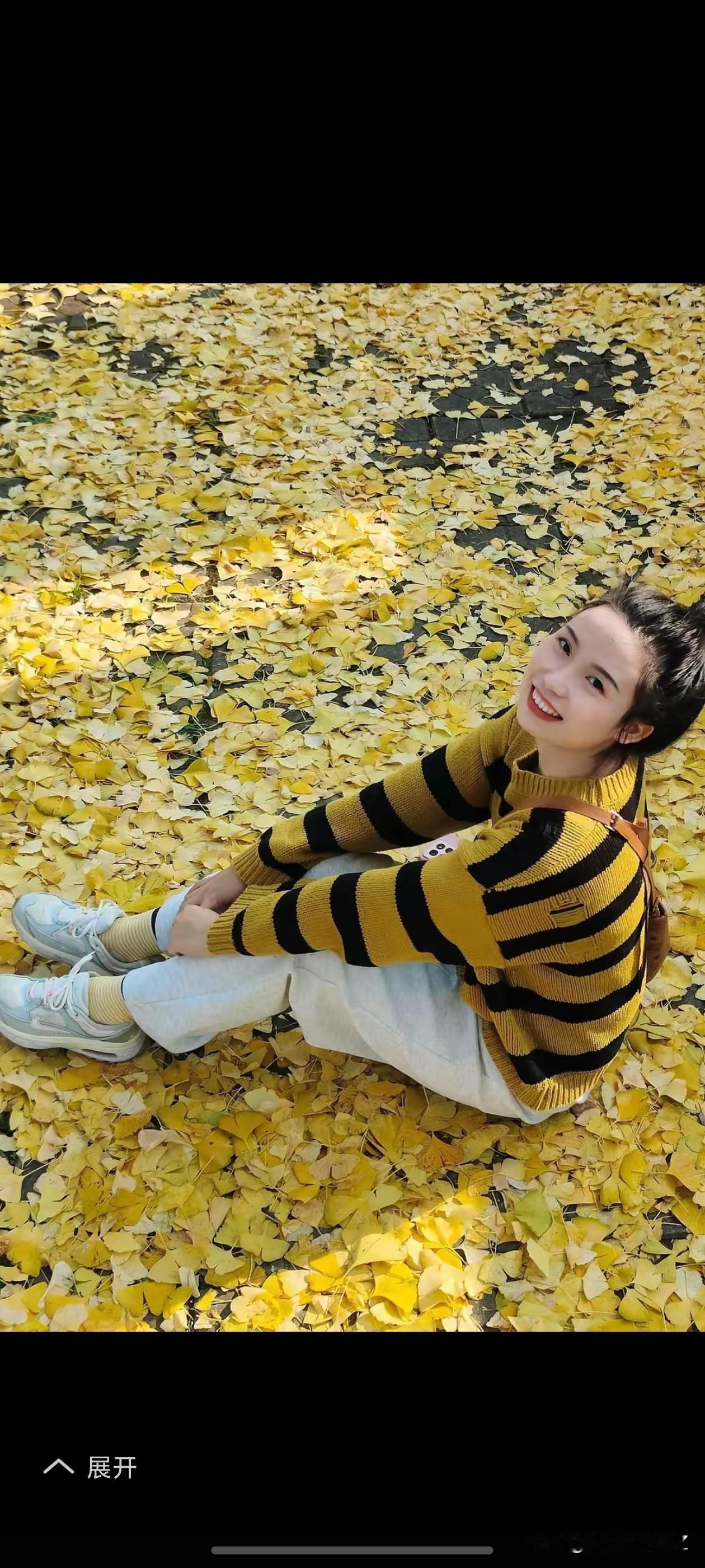 分享一张秋色的美景 银杏风景图片恋秋