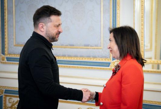 【西班牙将向乌克兰提供约100辆VAMTAC装甲车和炮弹】国防部长玛格丽塔·罗伯