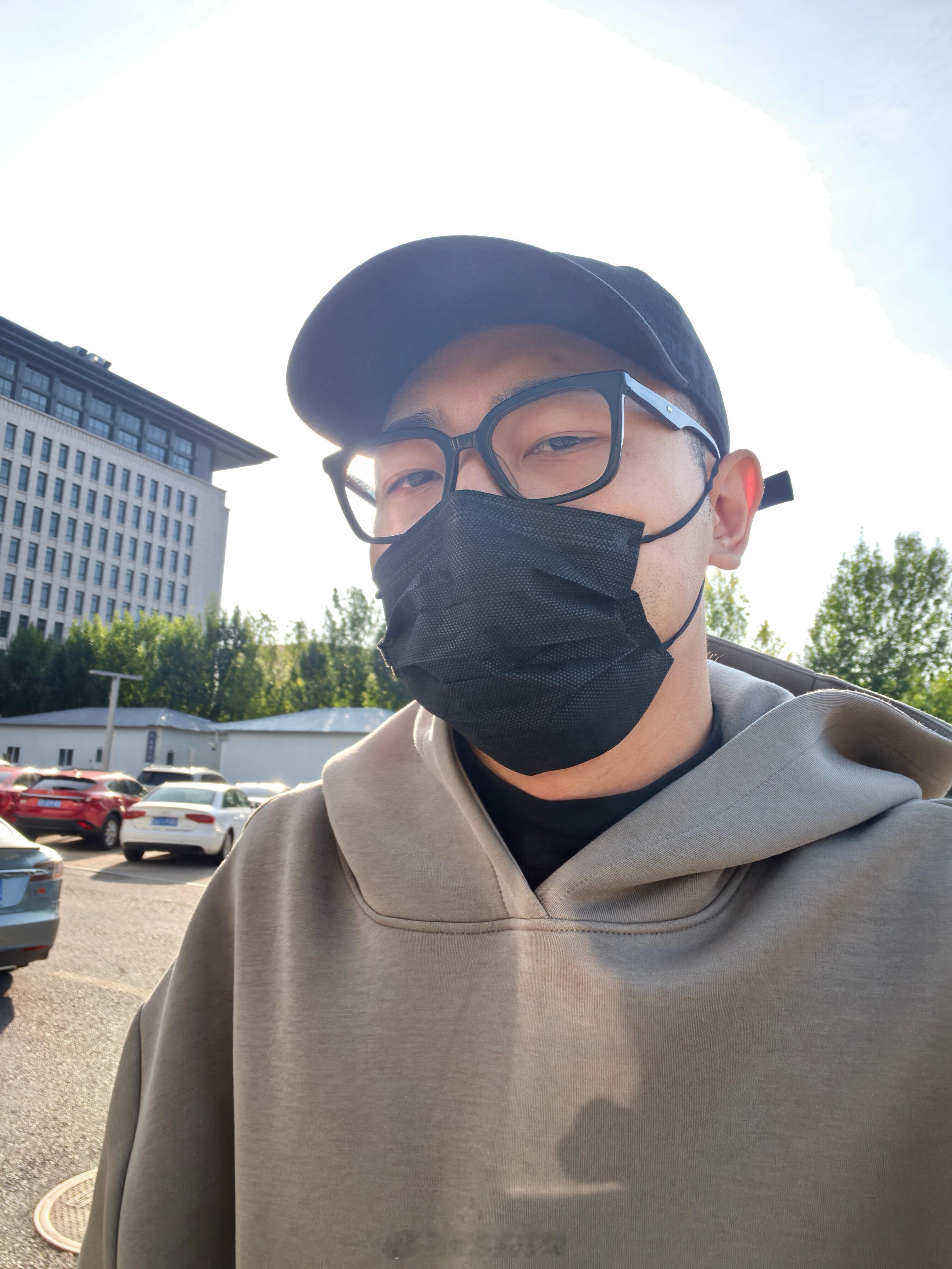 体检ing……纠结要不要全麻肠镜 ​​​