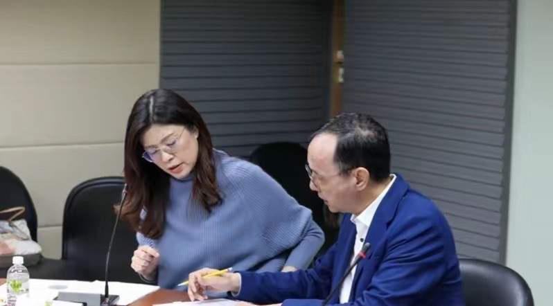 国民党全代会召开在即，历任党主席洪秀柱、吴伯雄、江启臣等均已收到邀请，唯独前主席