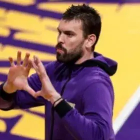 据西班牙媒体报道，小加索尔决定结束自己的篮球生涯。1985年出生的小加索尔登陆N