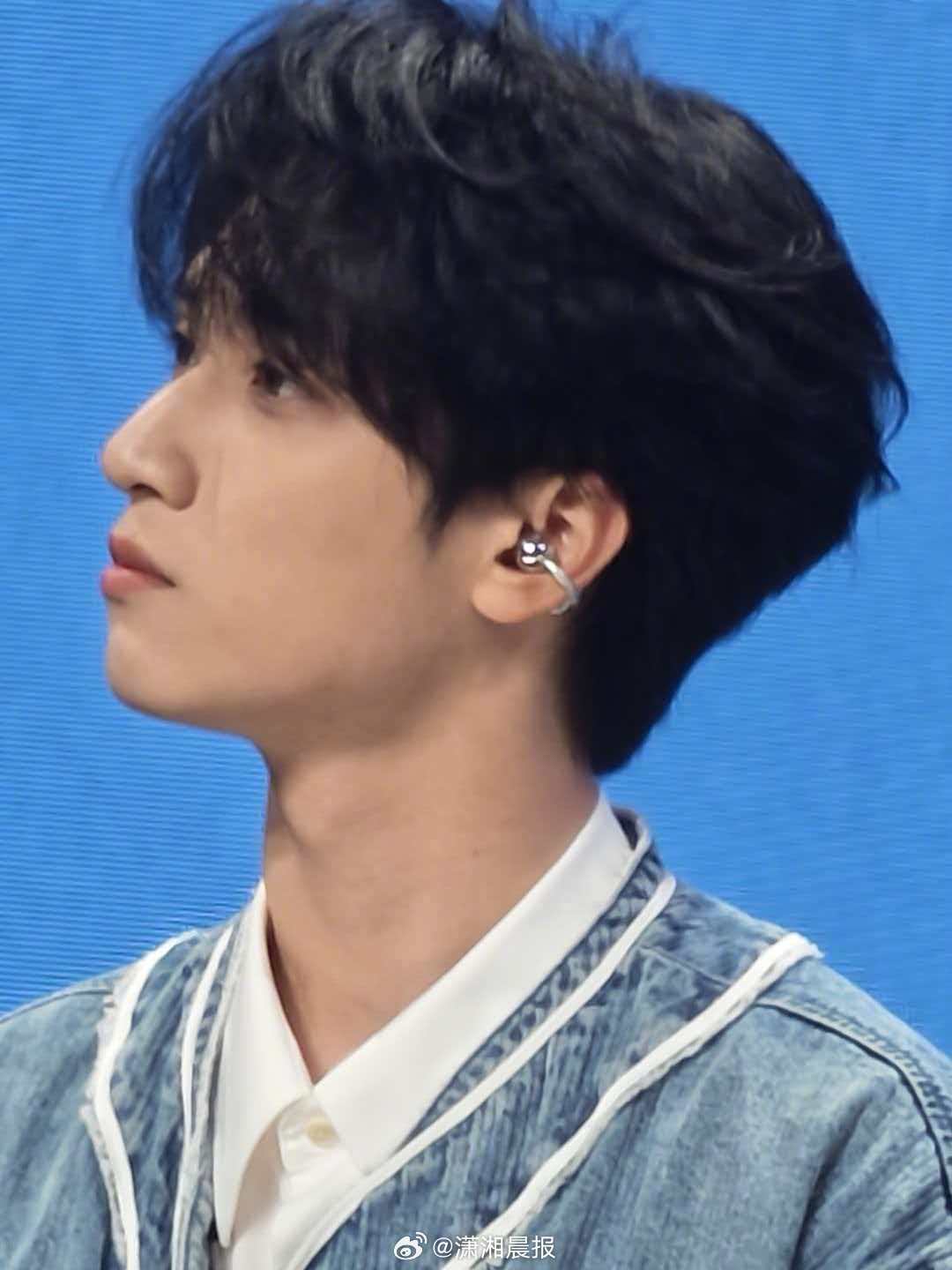 【#时代少年团耳朵也会穿#】又一款凭颜值火出圈的数码新品！华为FreeClip 
