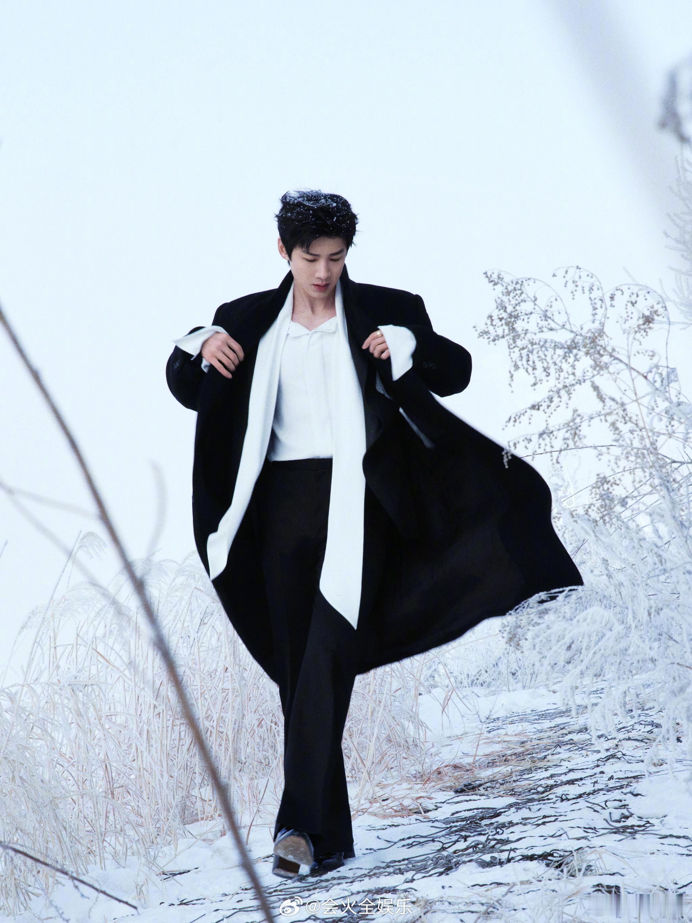 原来那次去大雾凇岛那天是去拍微博之夜出发神图了白敬亭的出发图是在吉林拍的白敬亭大