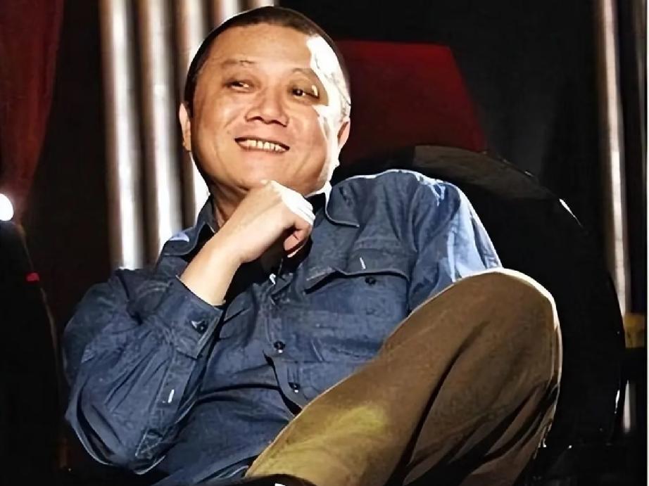 王朔有哪些经典的语录王朔的经典语录很多“你必须内心丰富，才能摆脱生活表面的相似”