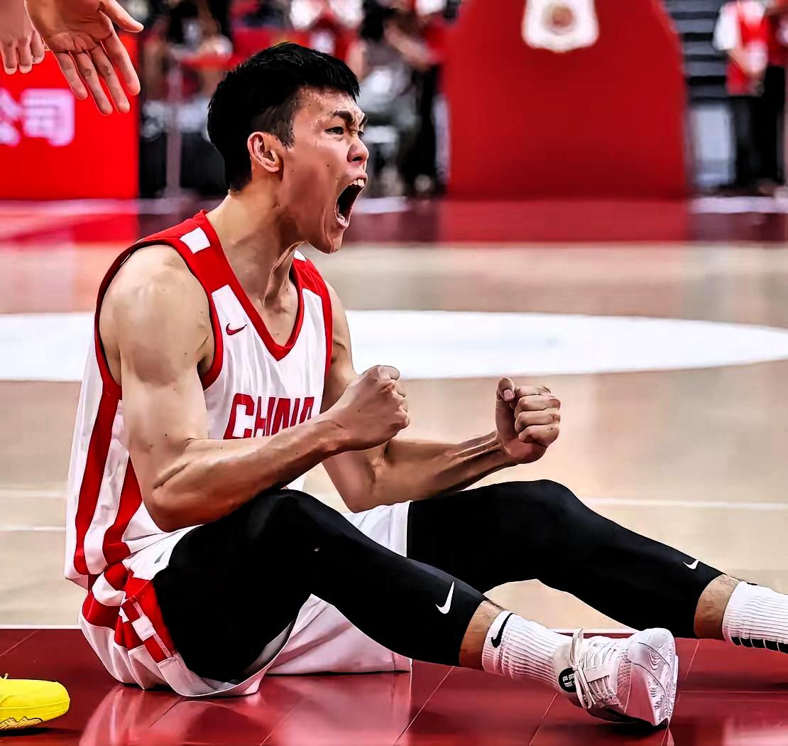 我真为中国男篮球员庞峥麟鸣不平！虽然今天中国男篮以113:79大胜喀麦隆男篮，但