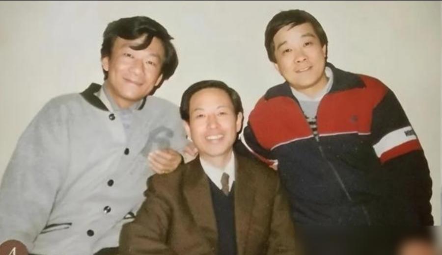 1981年夏天，侯耀文从北京跑到天津，一进常宝霆的家门就喊：“三爹，我想学传统相