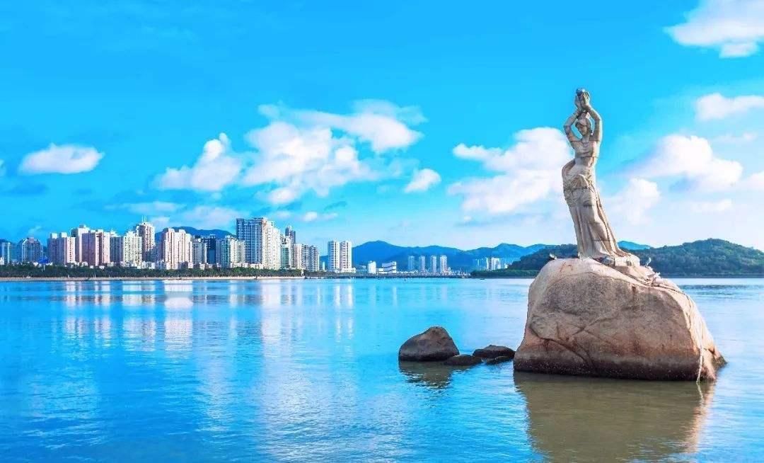 2015年11，珠海房价均价14547元；
2016年11，珠海房价均价1887